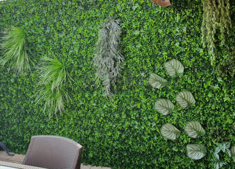 Jardines verticales artificiales: La última tendencia en decoración verde