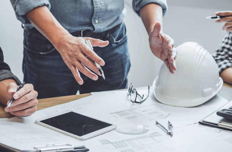 ¿Qué permisos legales se necesitan para iniciar una reforma integral en un piso?